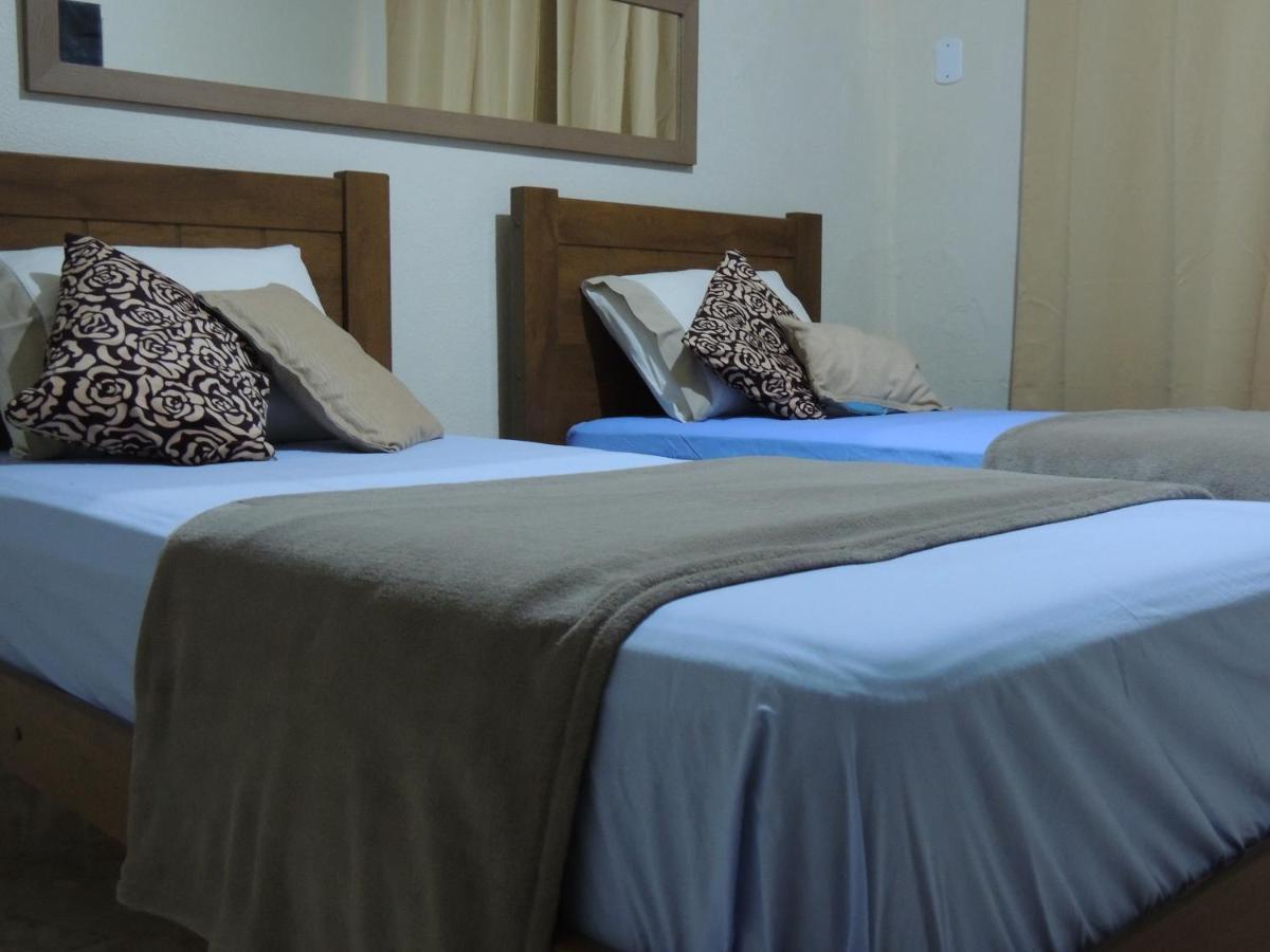 Quartos Em Casa In Caxias Da Paraiso 卡希亚斯公爵城 外观 照片