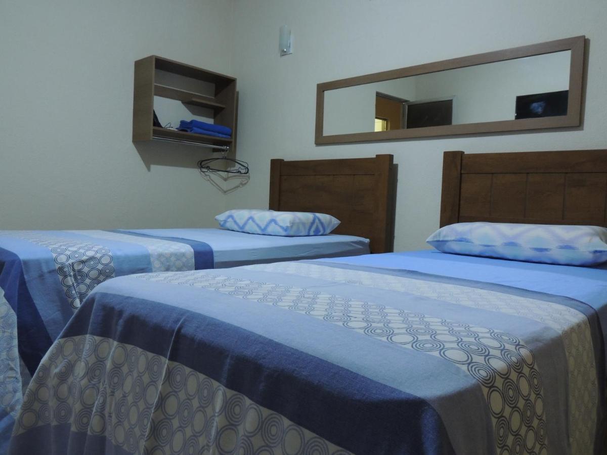 Quartos Em Casa In Caxias Da Paraiso 卡希亚斯公爵城 外观 照片