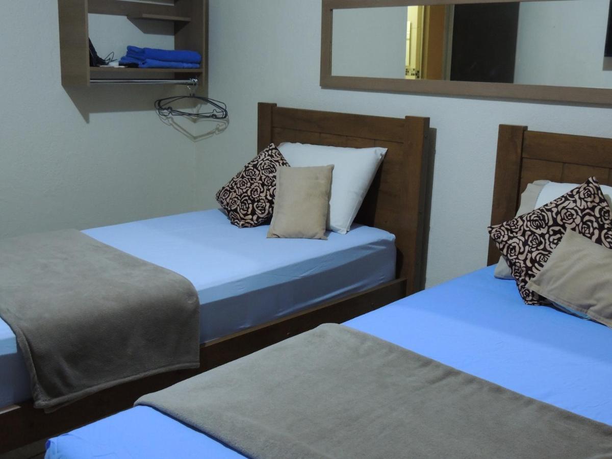 Quartos Em Casa In Caxias Da Paraiso 卡希亚斯公爵城 外观 照片