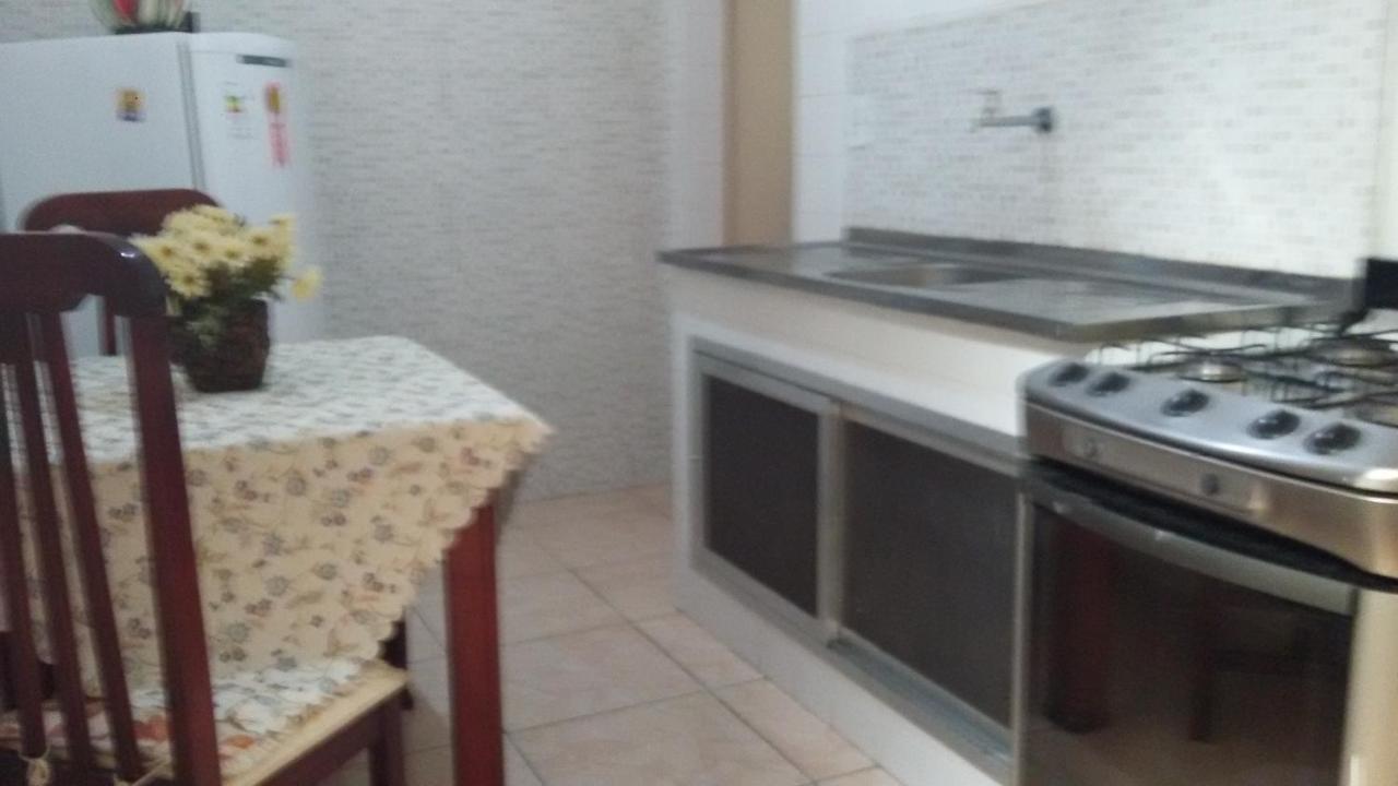 Quartos Em Casa In Caxias Da Paraiso 卡希亚斯公爵城 外观 照片