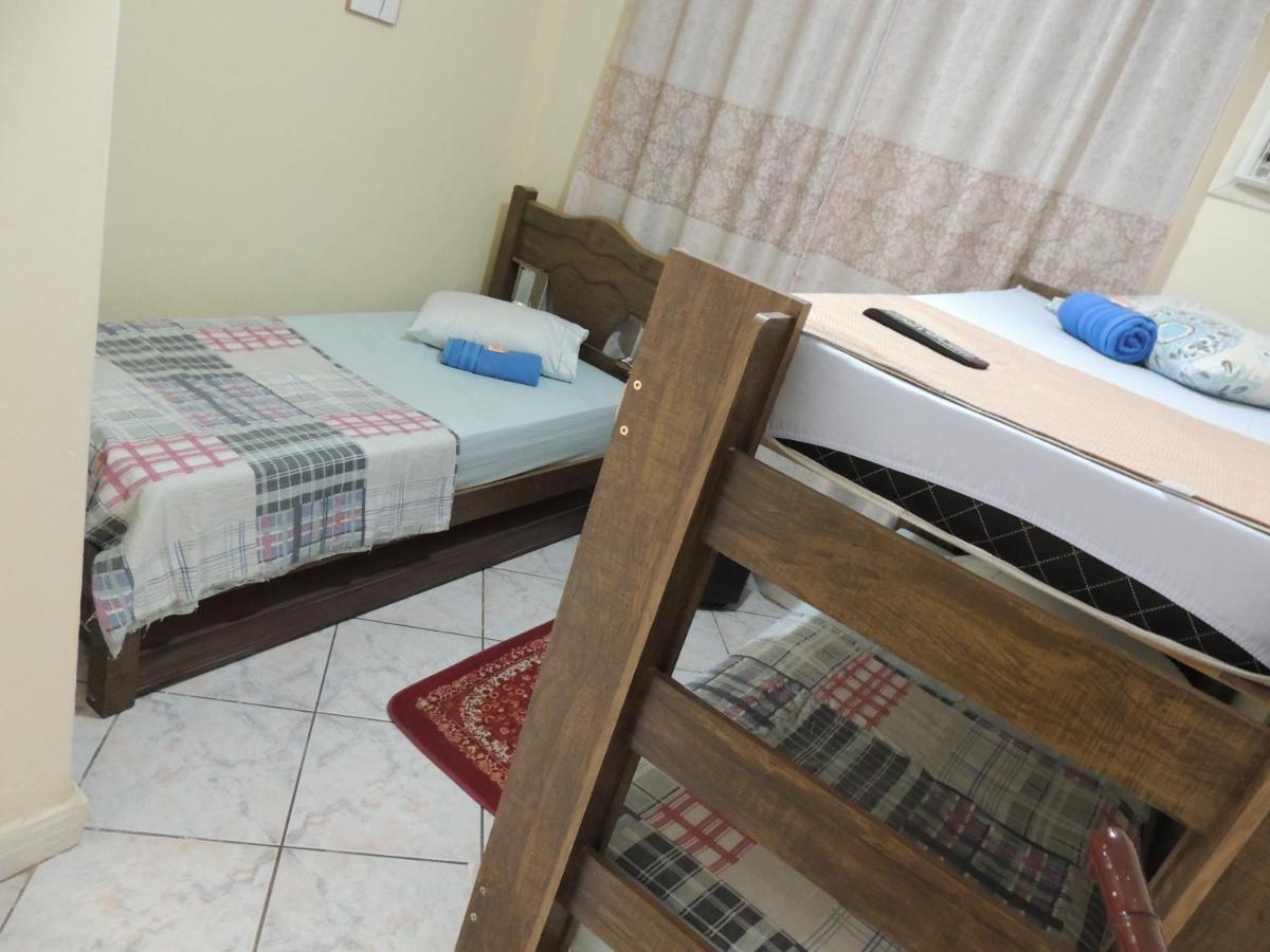 Quartos Em Casa In Caxias Da Paraiso 卡希亚斯公爵城 外观 照片