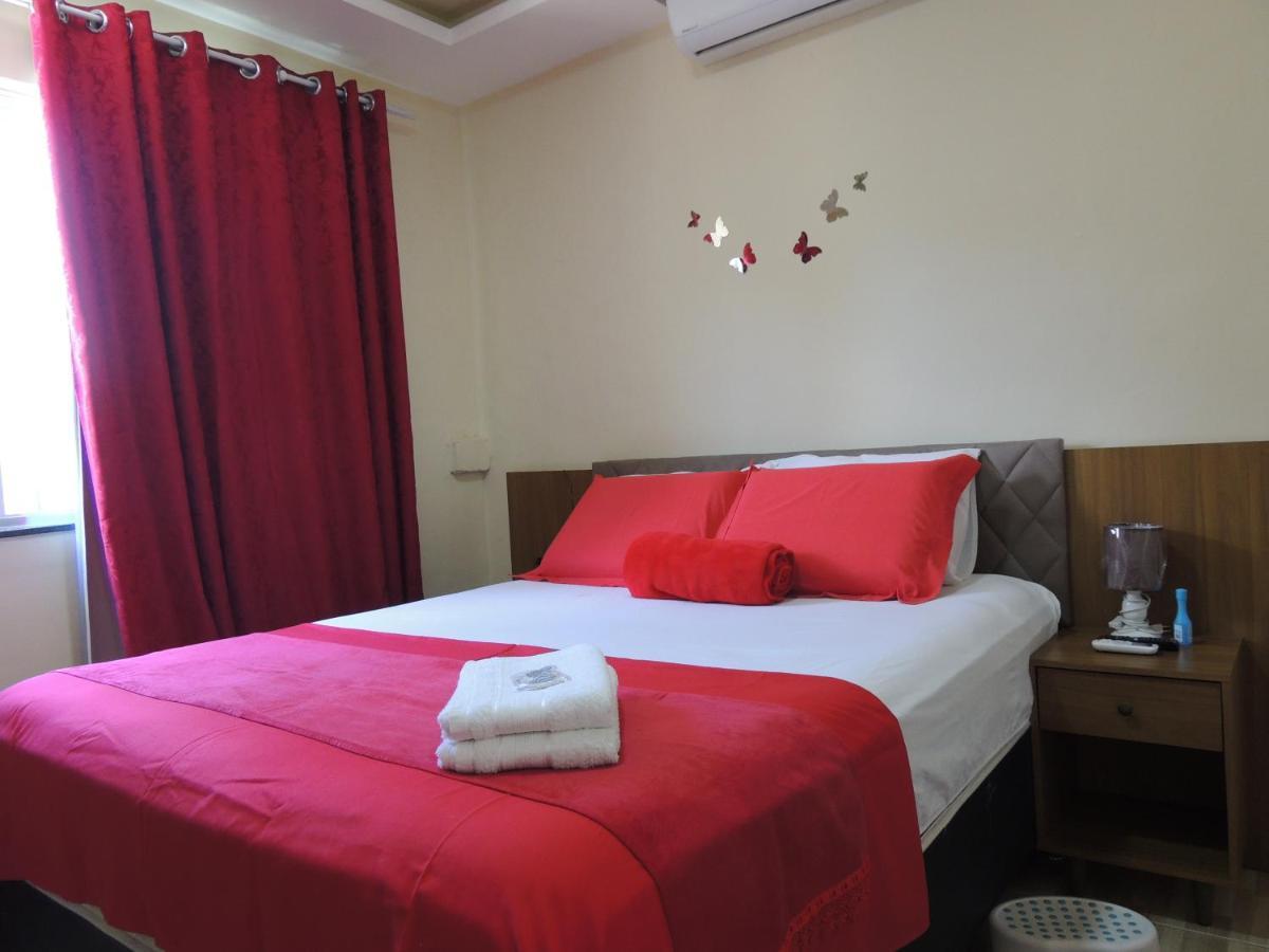 Quartos Em Casa In Caxias Da Paraiso 卡希亚斯公爵城 外观 照片