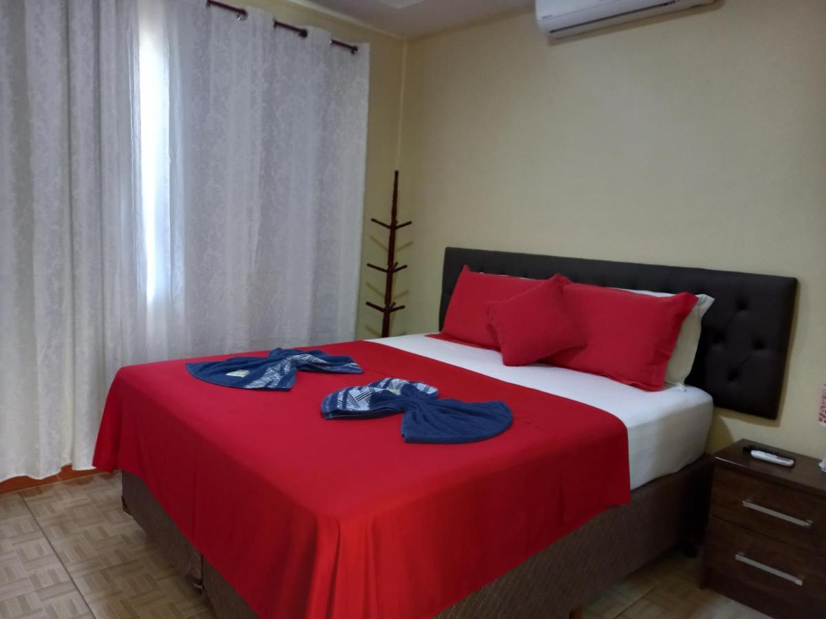 Quartos Em Casa In Caxias Da Paraiso 卡希亚斯公爵城 外观 照片