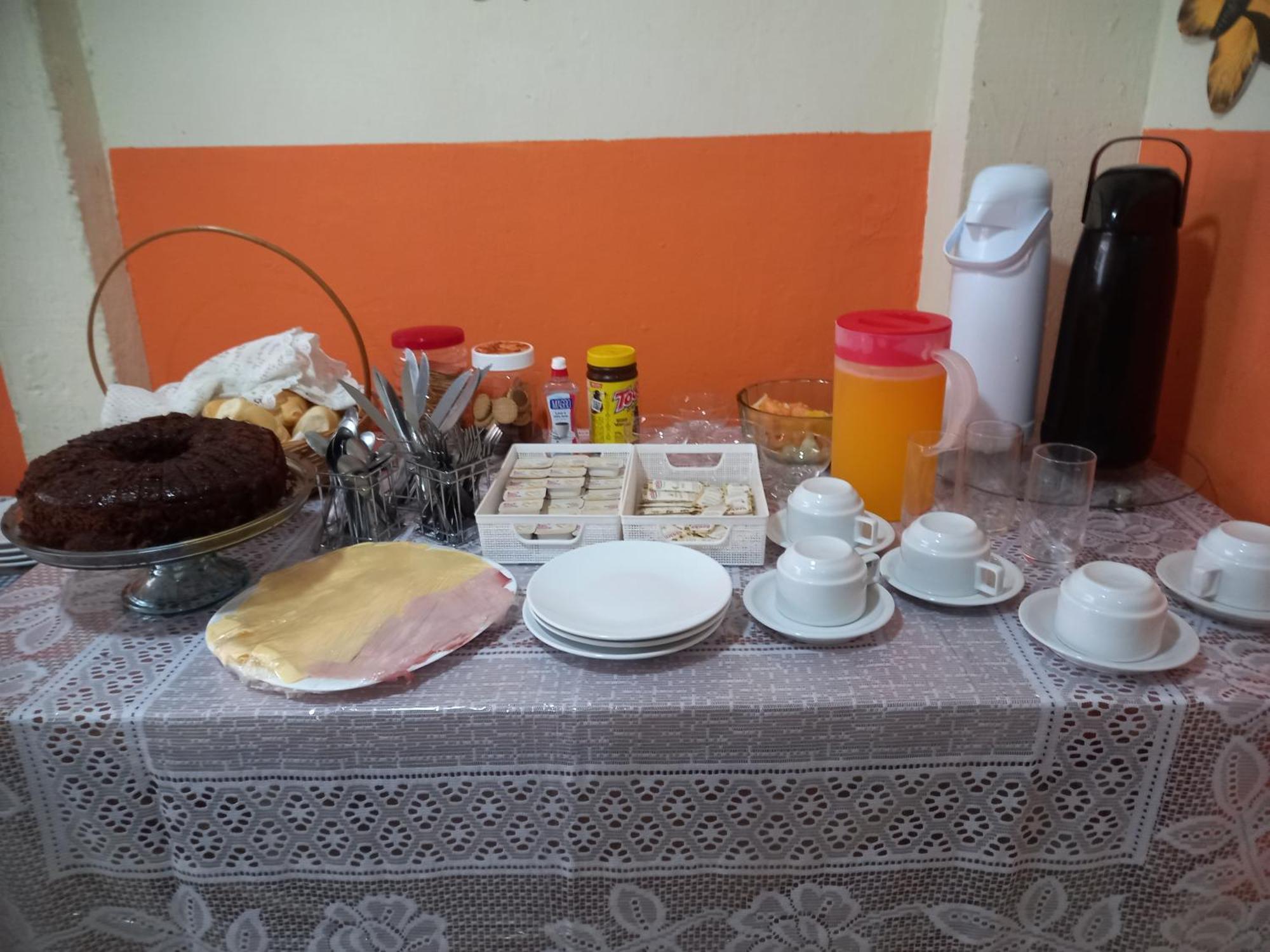 Quartos Em Casa In Caxias Da Paraiso 卡希亚斯公爵城 外观 照片