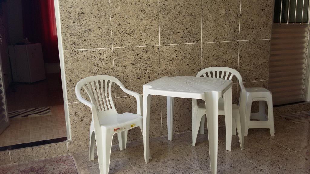 Quartos Em Casa In Caxias Da Paraiso 卡希亚斯公爵城 外观 照片